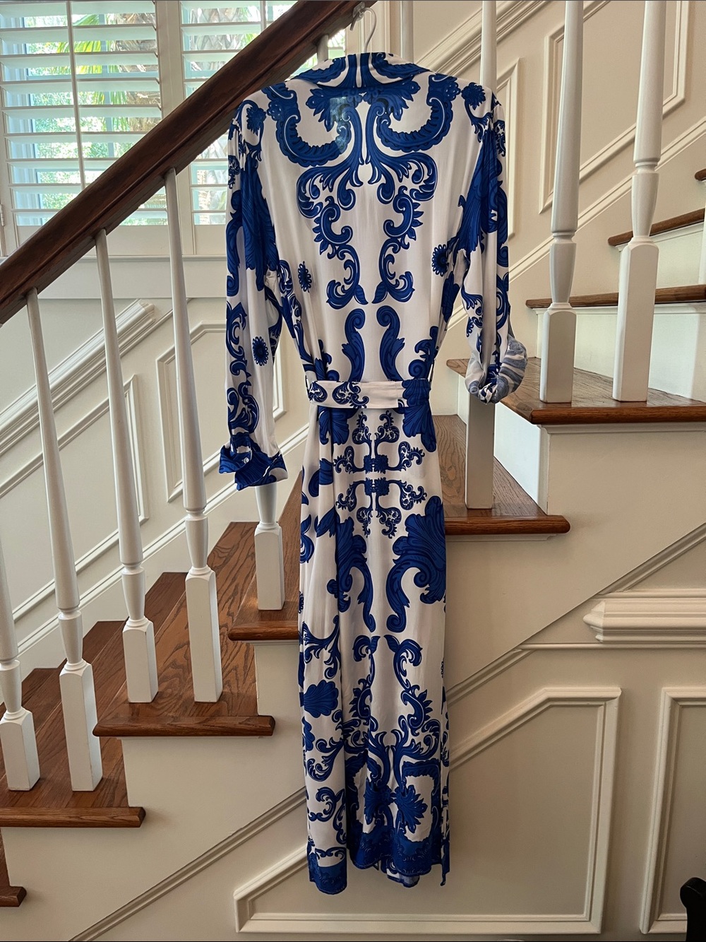 Blue & White Chinoiserie Style Printed Maxi Dress with Tie Waist - Picture 2 of 4